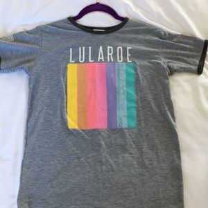 •LULAROE T-shirt!•